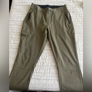 USED- Columbia Women’s straight leg pants